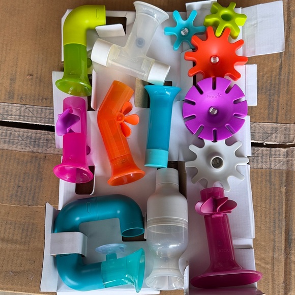 Boon Pipes & Tubes & Cogs Bath Toy Set - Picture 4 of 4